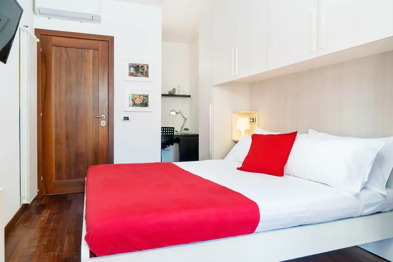 Apartment Four Bedroom Villa Near Metro Milan
