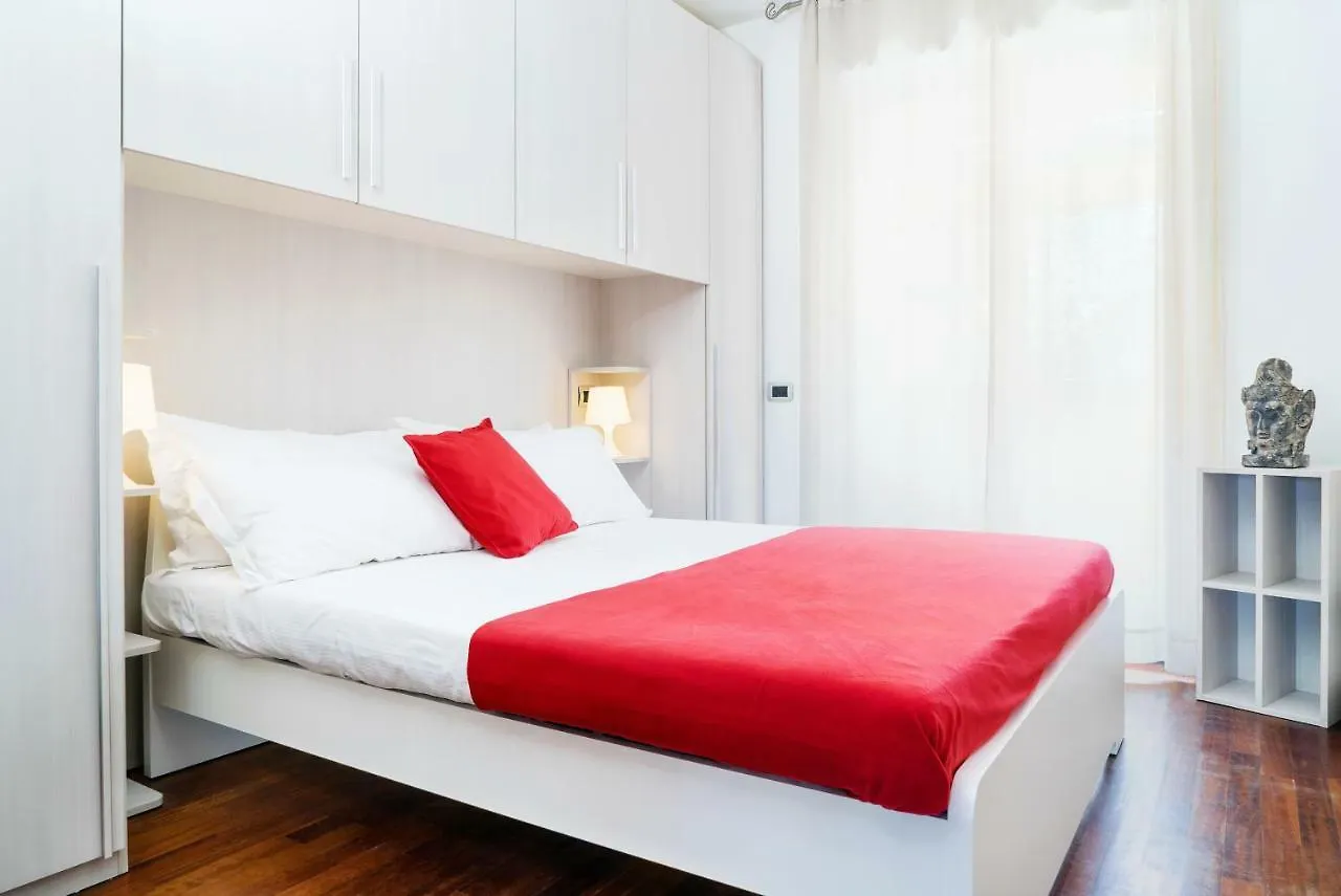 Apartment Four Bedroom Villa Near Metro Milan