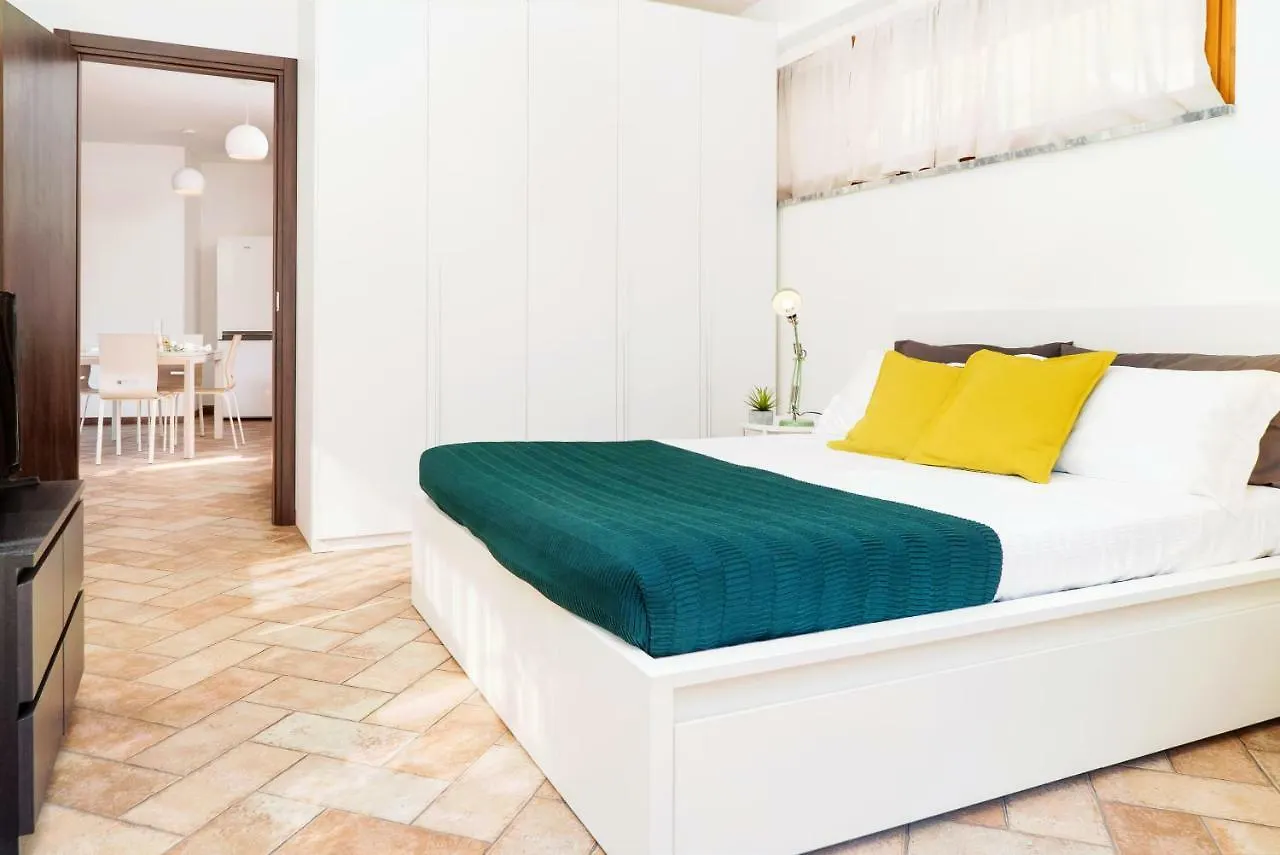 Four Bedroom Villa Near Metro Milan 0*,