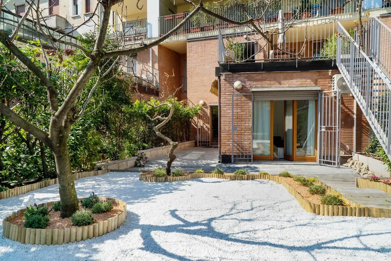 Apartment Four Bedroom Villa Near Metro Milan Italy