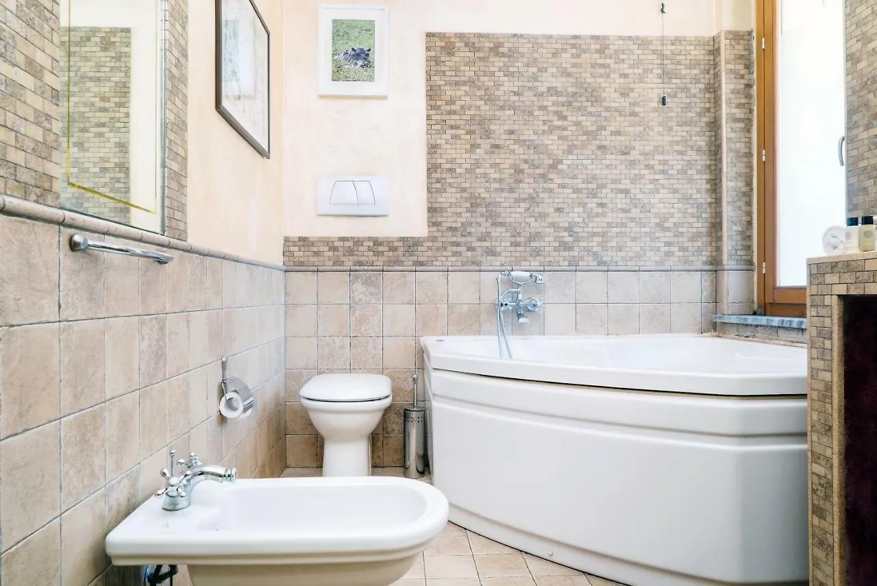 Apartmán Four Bedroom Villa Near Metro Milán Itálie